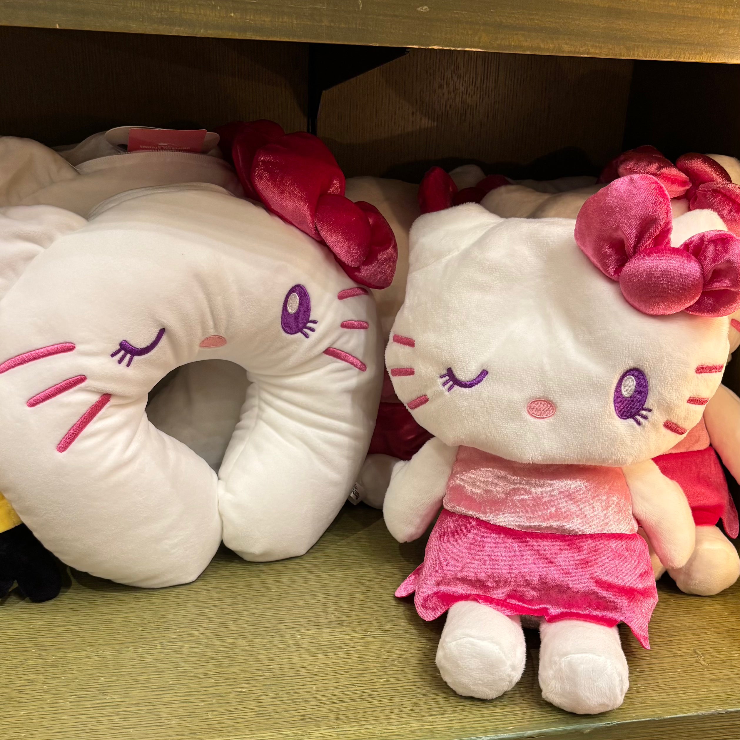 USJ Hello Kitty 公仔旅行頸枕 Travel Pillow