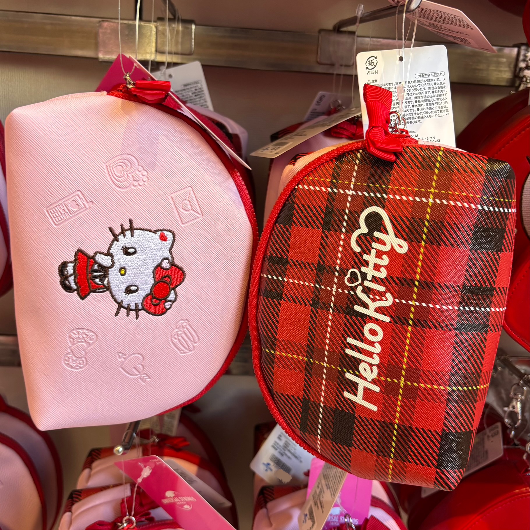 【訂貨】USJ Hello Kitty 紅色格仔 化妝袋