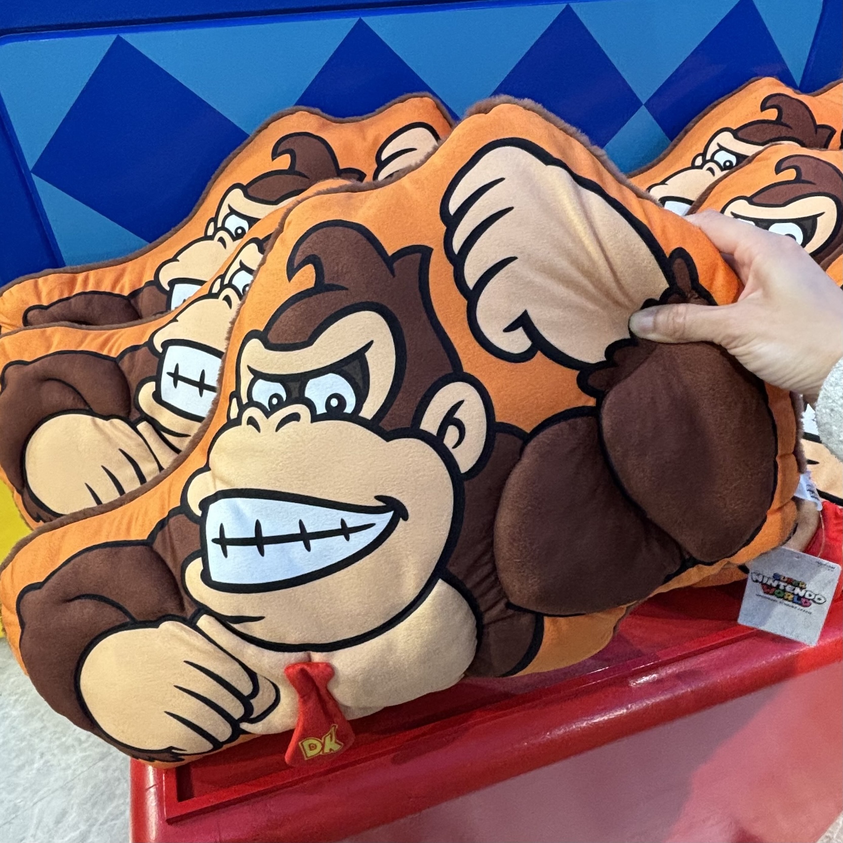 【訂貨】USJ Donkey Kong Cushion 抱枕