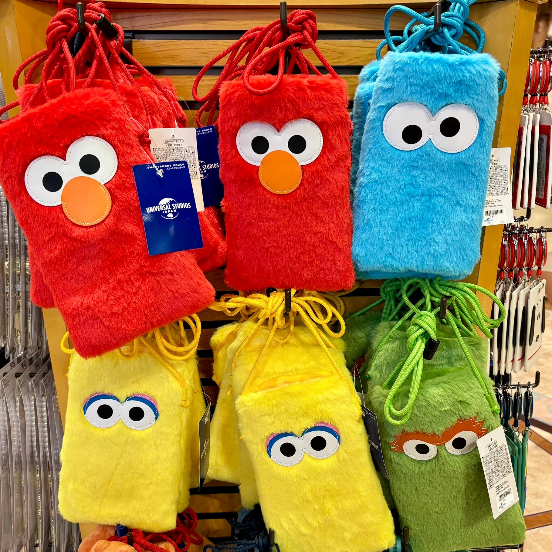 USJ 芝麻街 多角色 毛毛手機袋 斜揹袋