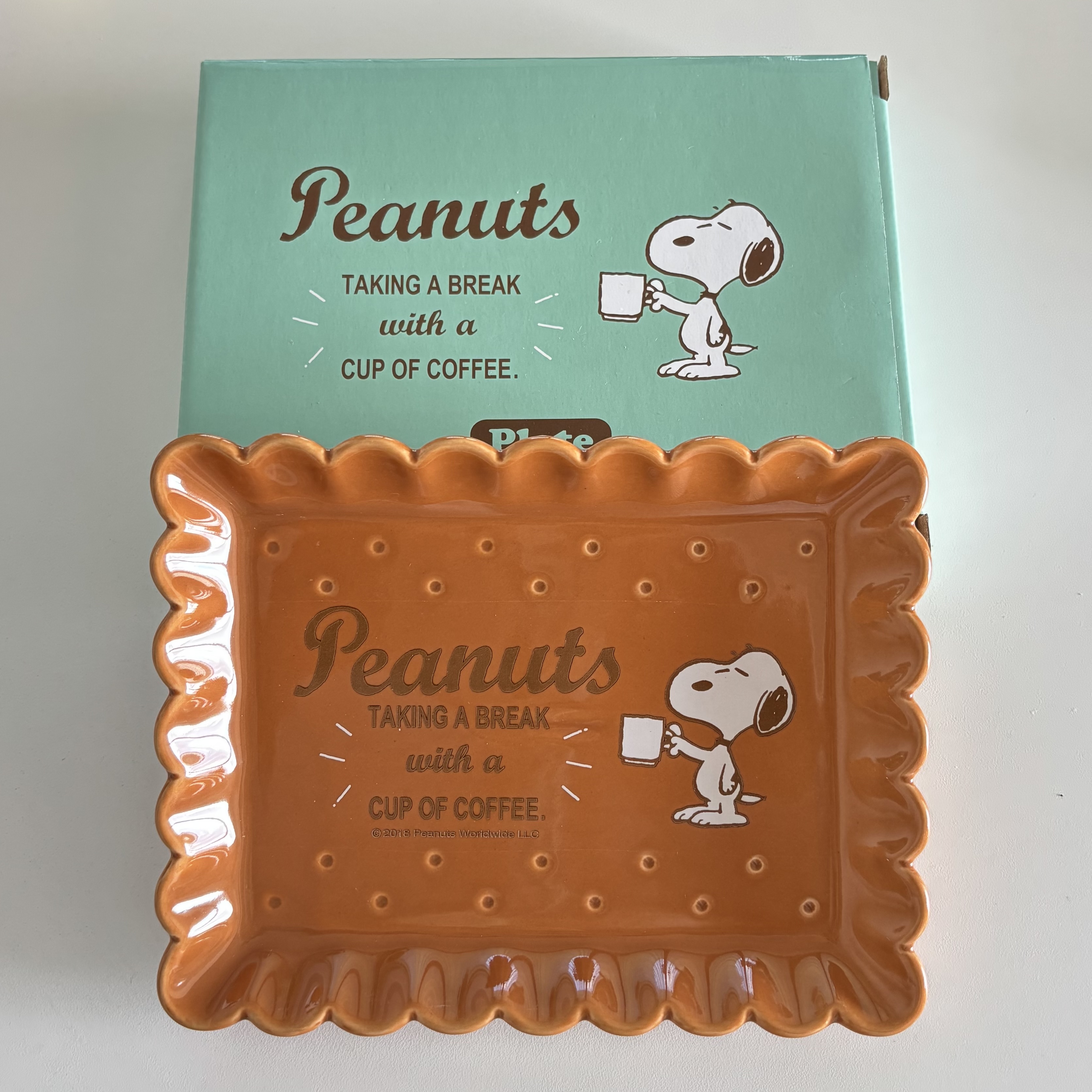 【訂貨】Peanuts Snoopy Taking a Break with a Cup of Coffee - 餅乾型陶瓷碟
