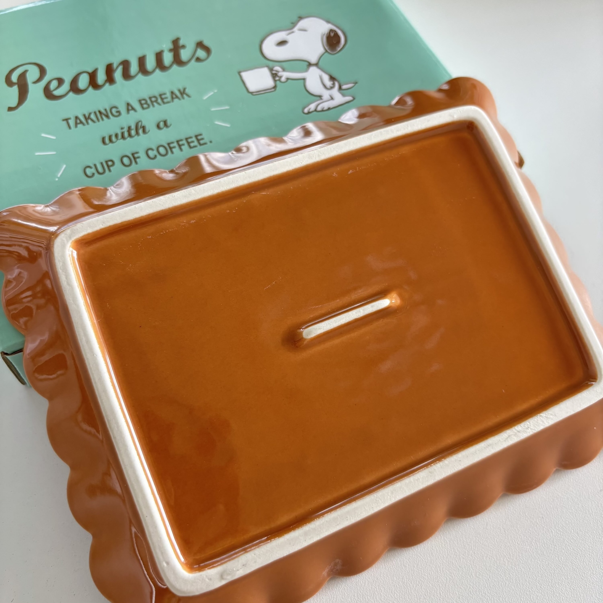 【訂貨】Peanuts Snoopy Taking a Break with a Cup of Coffee - 餅乾型陶瓷碟