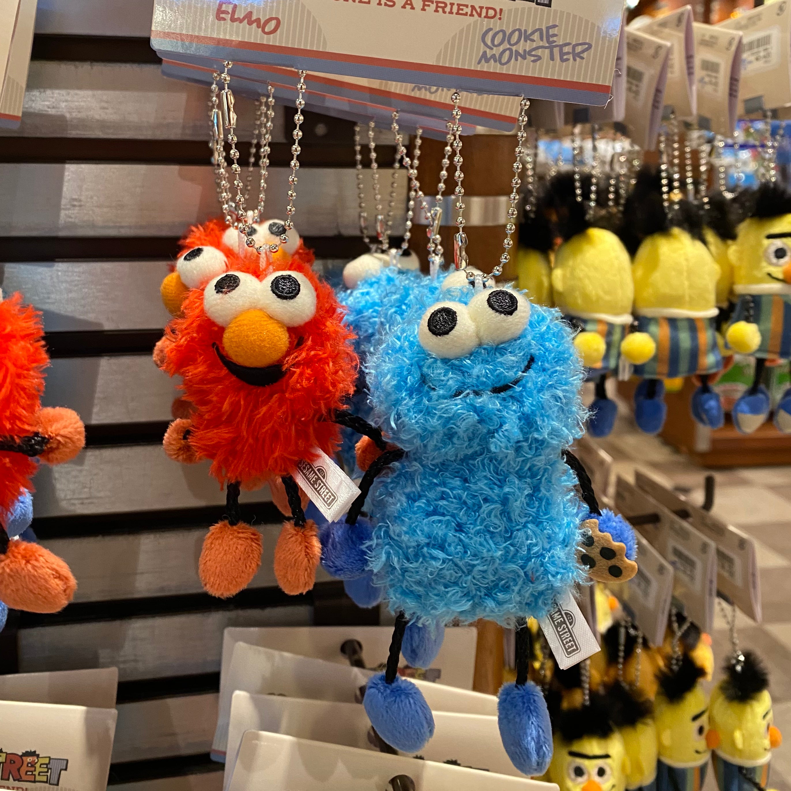 【訂貨】USJ 芝麻街 Pair 小吊飾 - Elmo & Cookie Monster