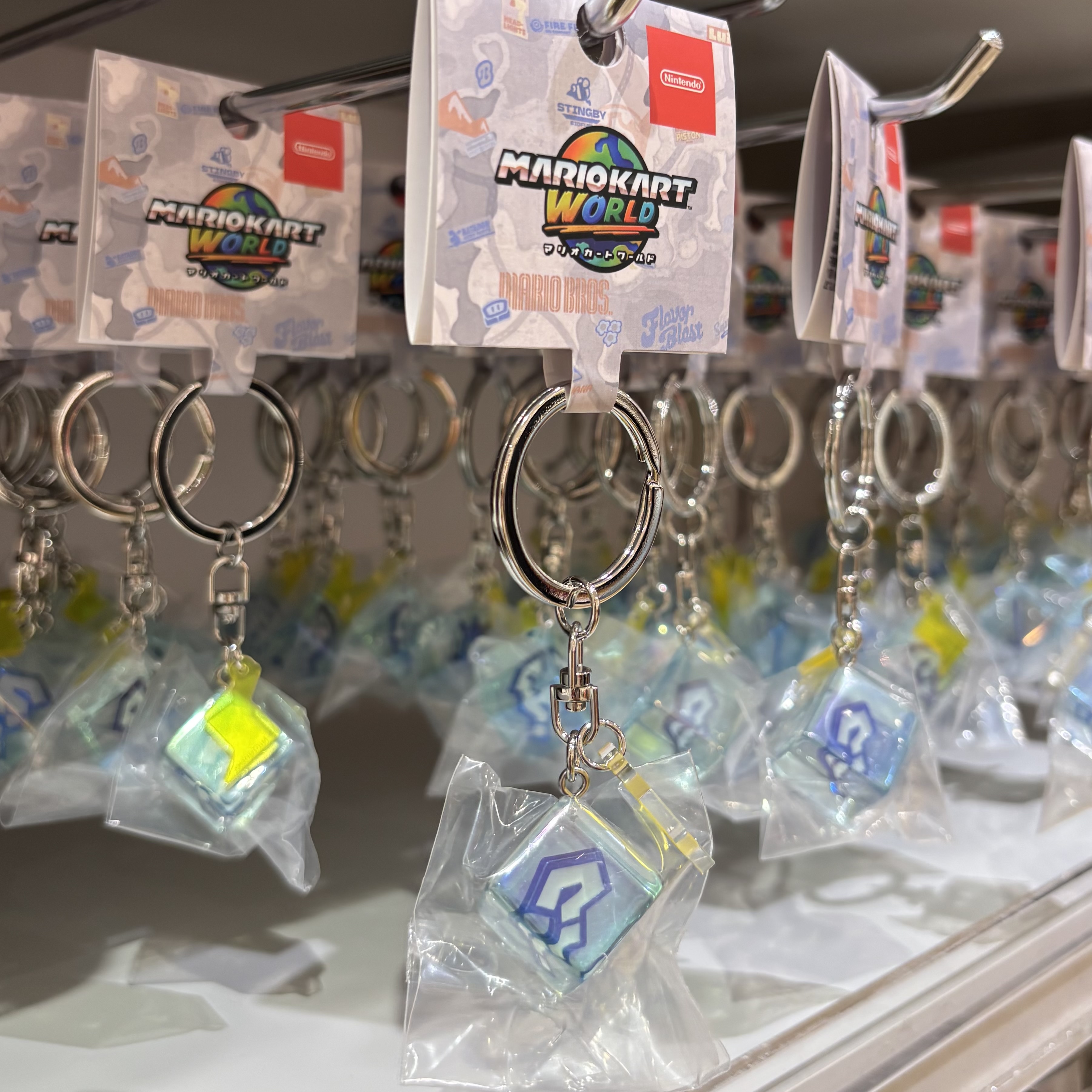 【訂貨】任天堂專門店  Mario Kart 系列 - 冰藍問號方塊鑰匙扣