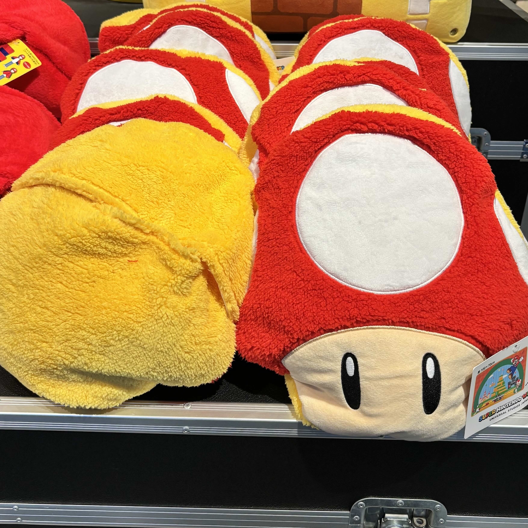 【訂貨】USJ Mario 蘑菇 2way 毛毯Cushion