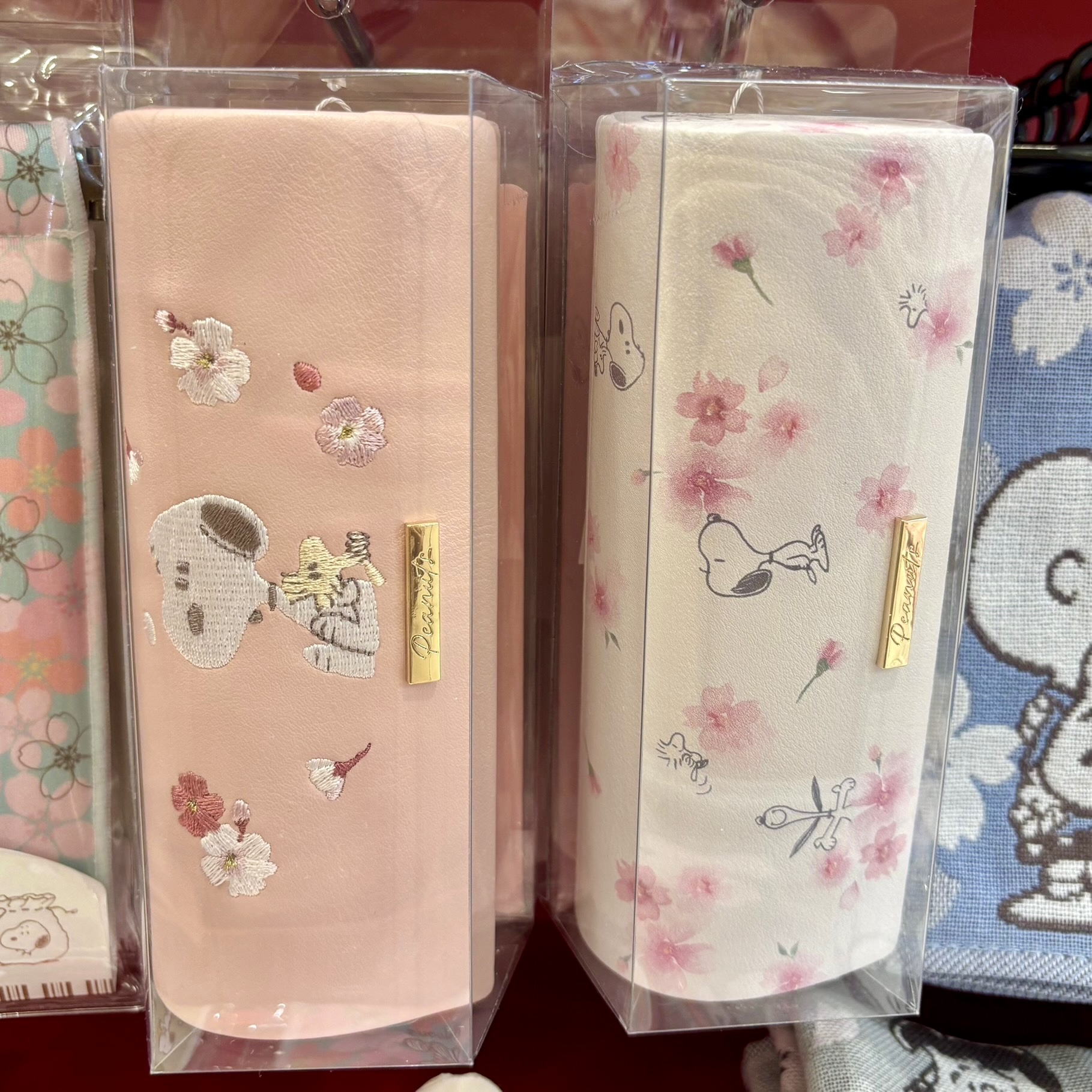 【訂貨】Snoopy Spring Sakura Series 春季櫻花系列 - 眼鏡盒連抹布（兩色可選）
