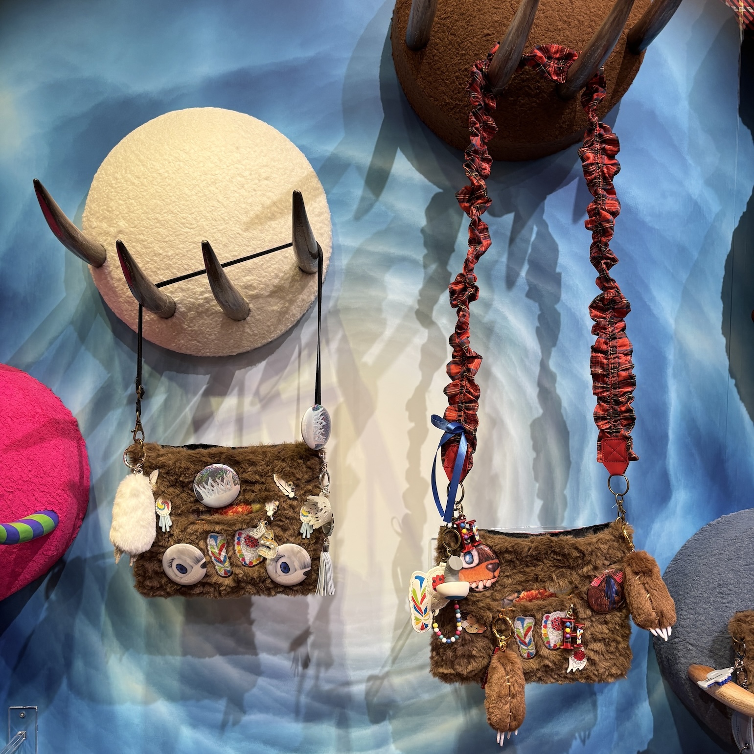 【訂貨】USJ 25週年紀念 Hami-kuma 系列 - 斜孭袋 單肩包