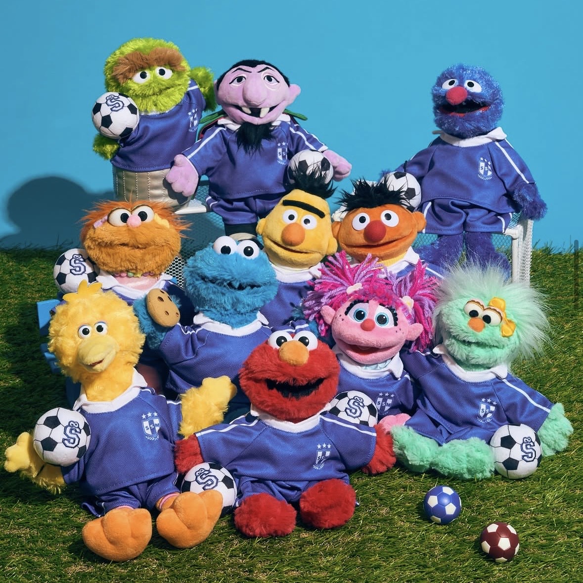 セサミストリート　サッカー日本代表　BIGぬいぐるみ　2セット Sesame Street Market Soccer Series – Kaliss Japan