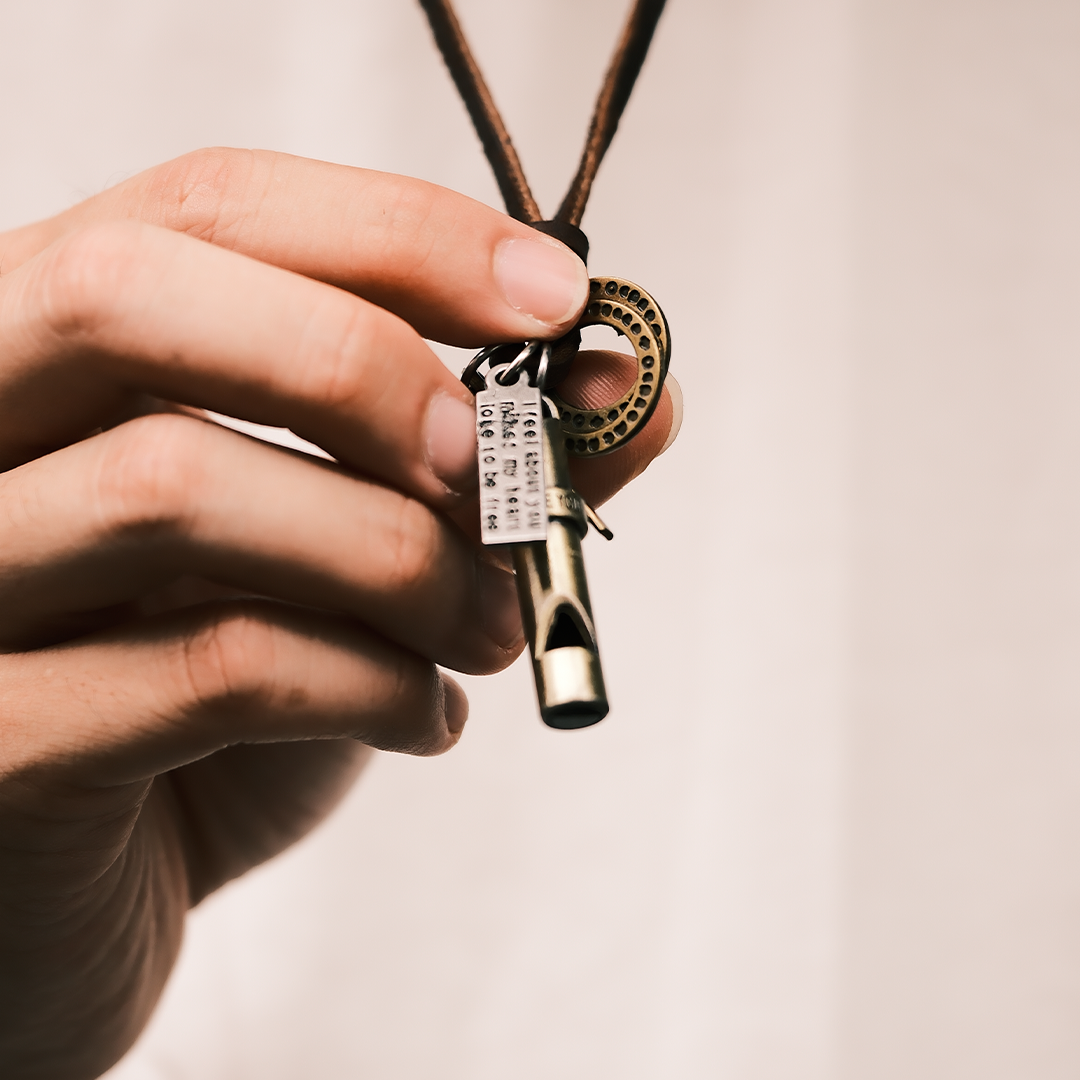 美式復古金屬求生哨子戰術戶外項鍊皮鏈露營吊墜配飾-Retro's Wear