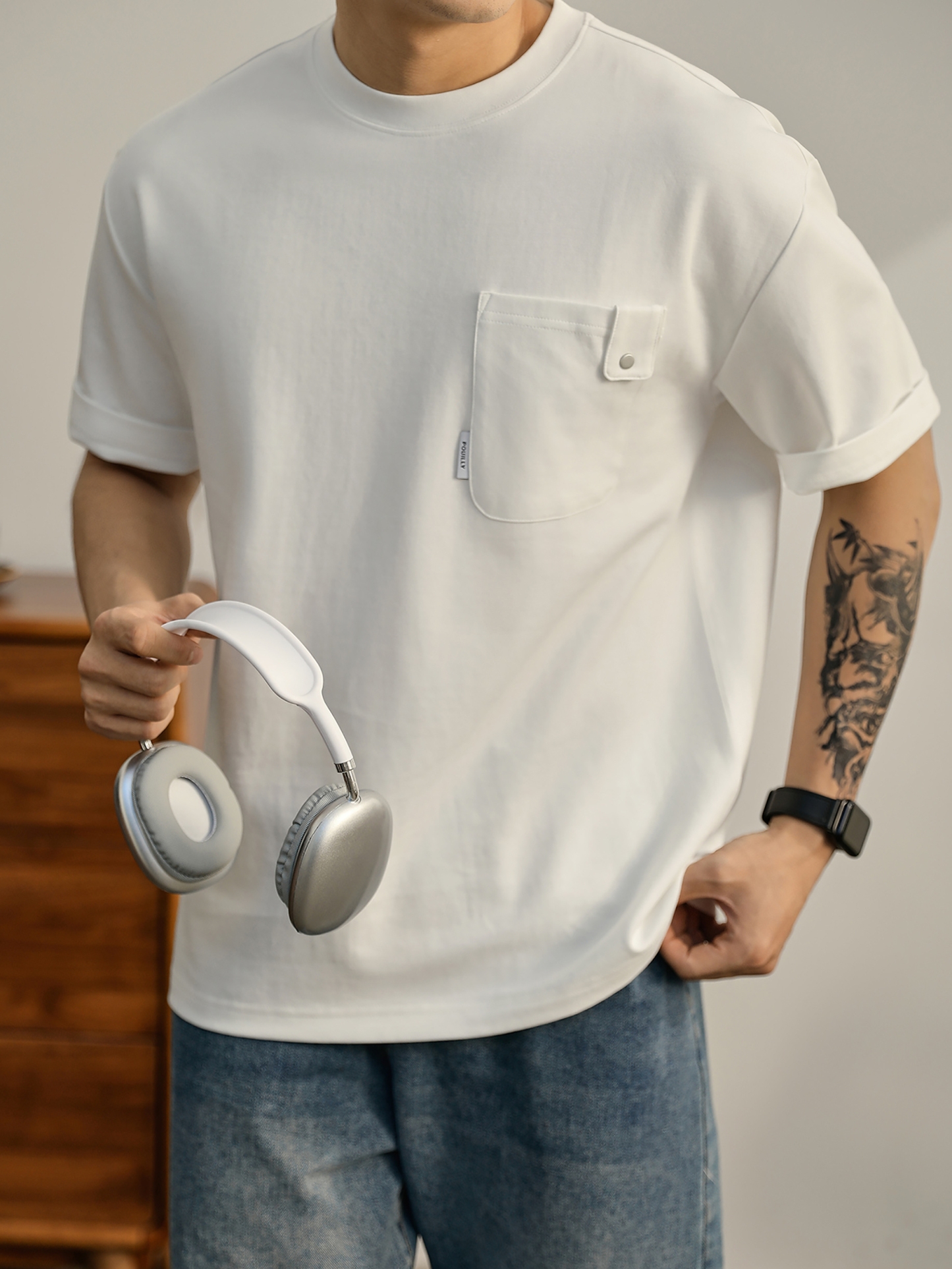 夏季新款胸口貼袋純色淨版短袖T恤衫男士圓領氣質潮流體恤衫