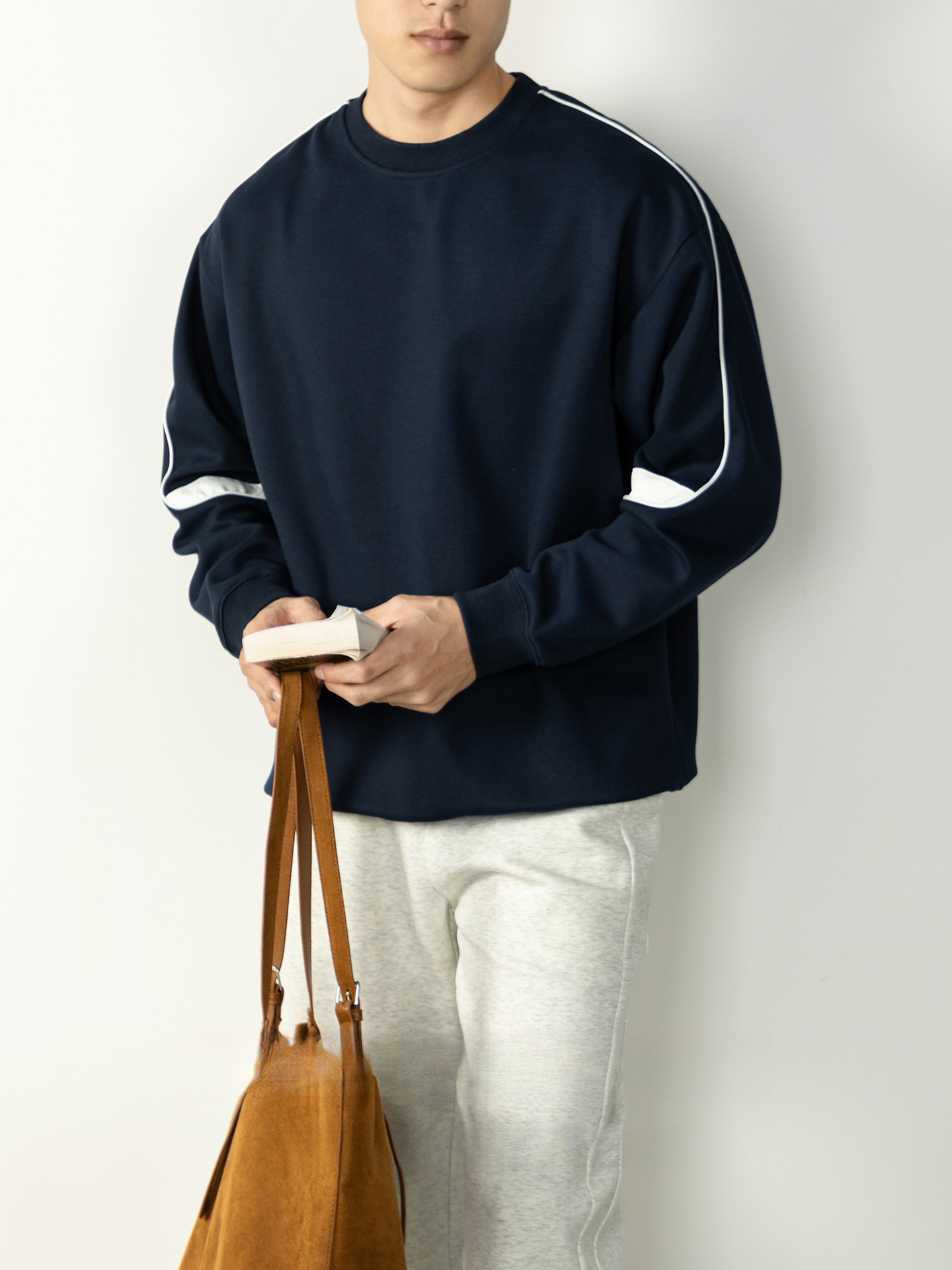 時尚老錢風 撞色拼接圓領衛衣男2026春秋高級紫色寬鬆落肩長袖T恤