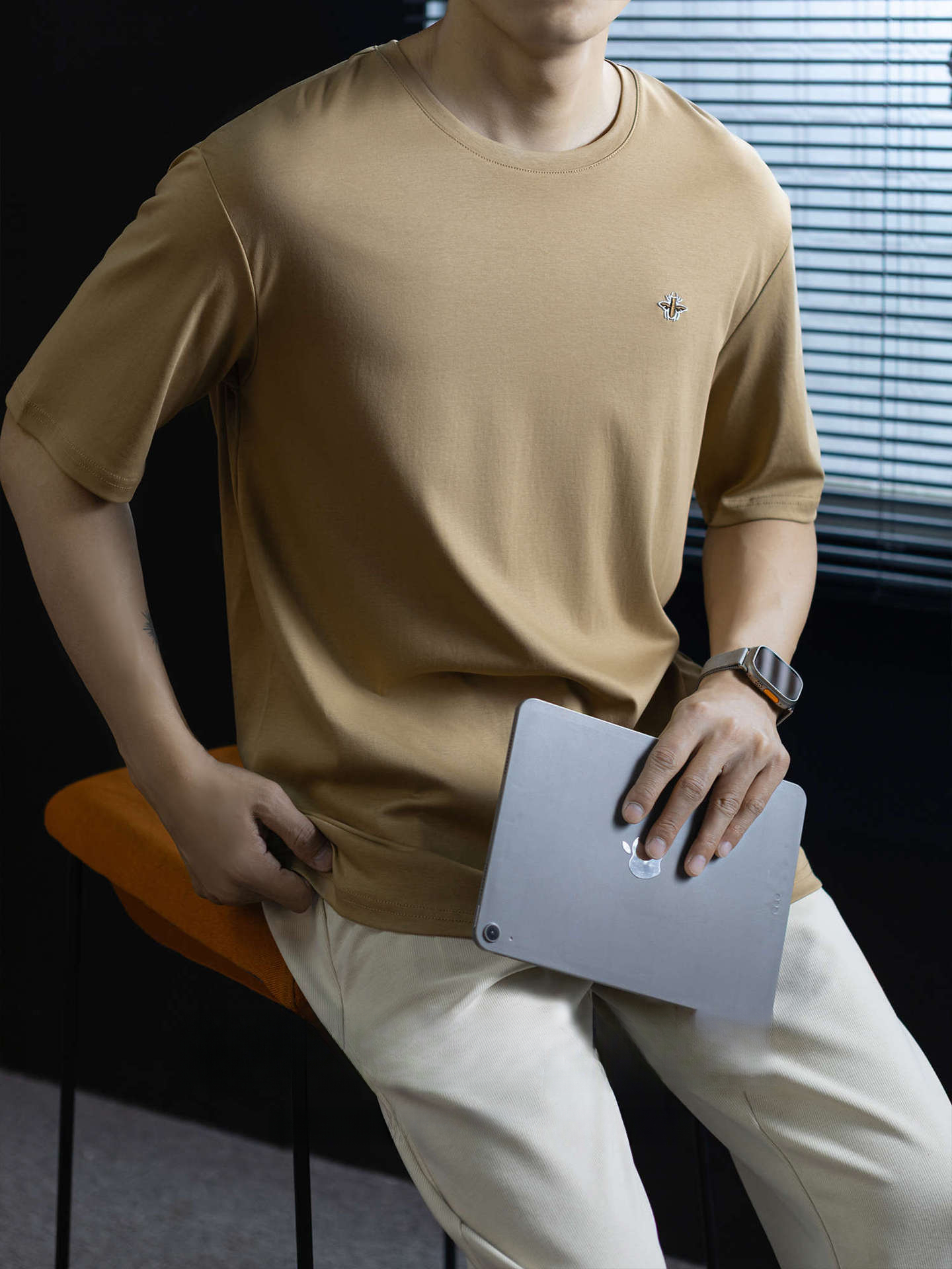 【100%純棉】精緻刺繡設計T桖短袖男款夏季商務百搭透氣上衣圓領