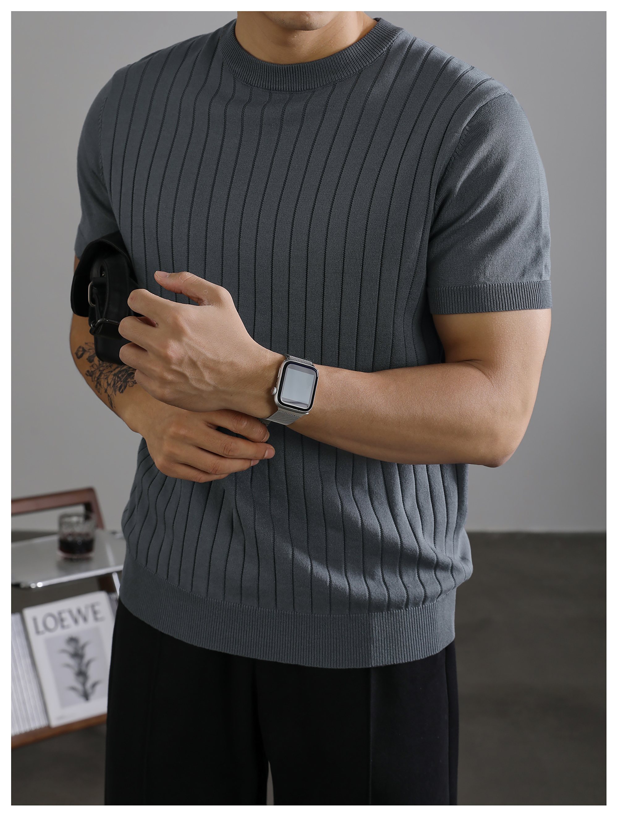 黑色簡質圓領短袖上衣男夏季透氣針織款T恤衫大條紋薄款體恤