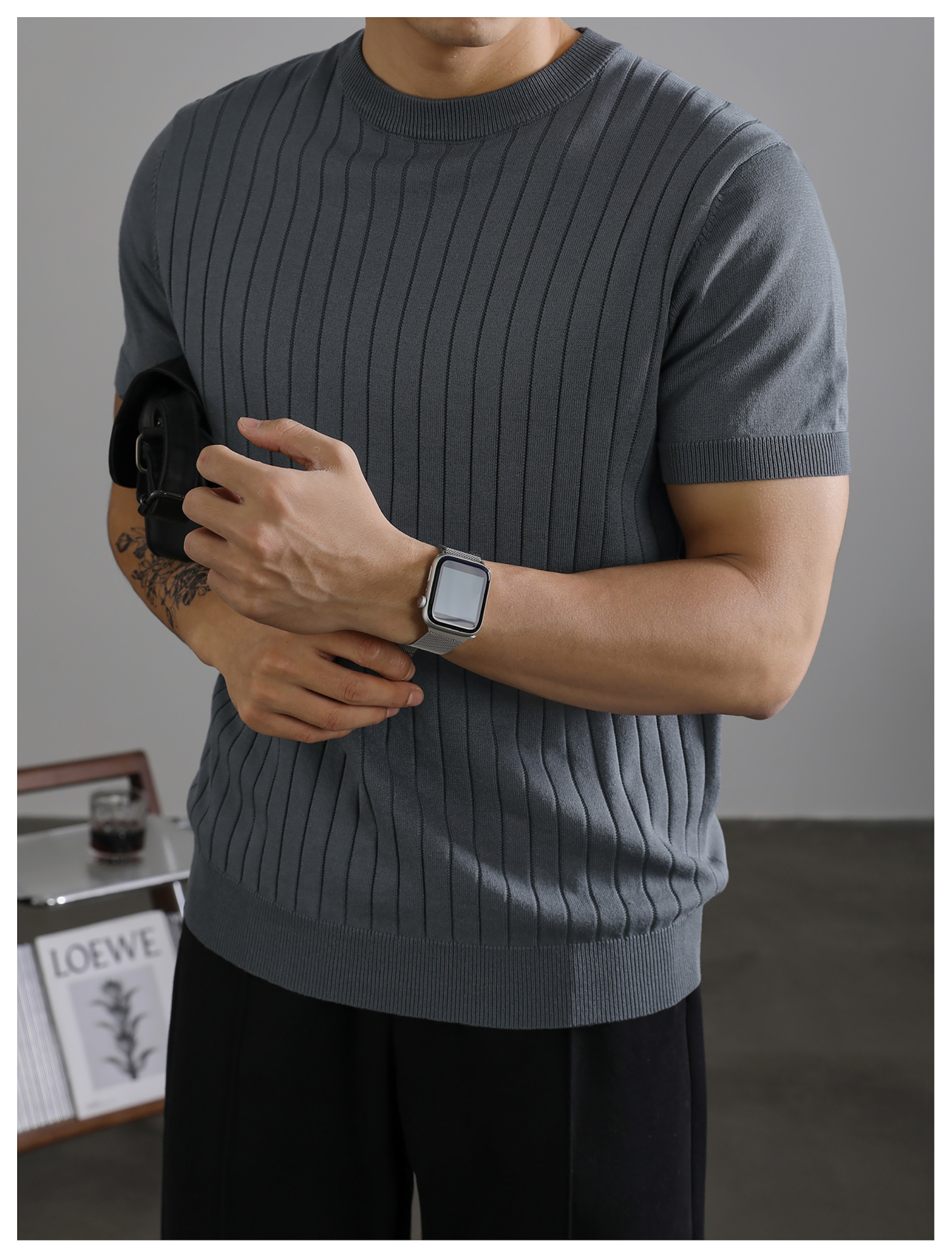 黑色簡質圓領短袖上衣男夏季透氣針織款T恤衫大條紋薄款體恤