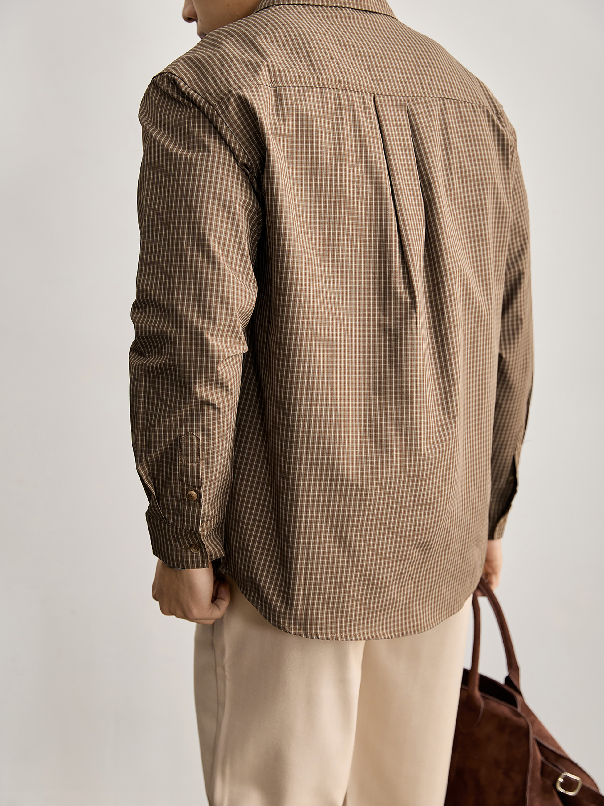 老錢風復古懷舊風抗皺免燙翻領襯衣單貼袋設計撞色格子襯衫男