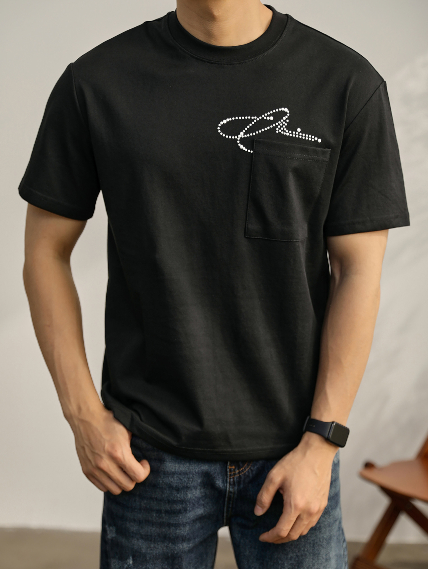 小衆設計感T恤男士夏季燙鑽釘珠體恤寬鬆圓領落肩半袖衫