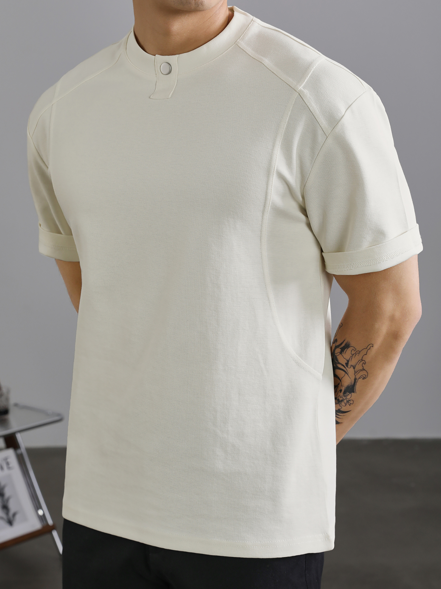 潮牌設計感鉚釘裝飾圓領短袖T恤男款夏季小領口休閒體恤上衣