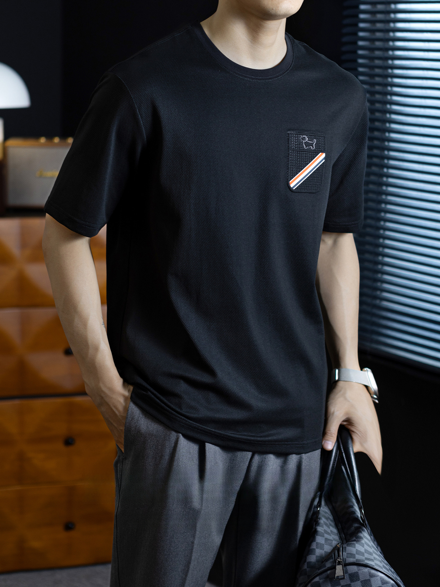 【撞色貼布袋】親膚棉感短袖t桖男夏季新款小狗修身圓領半袖上衣