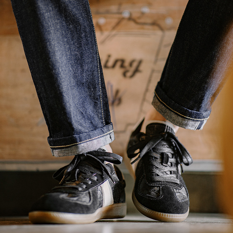 黑絲綢板鞋男秋冬復古國潮風休閒運動鞋小眾設計感黑色德訓鞋-Retro's Wear