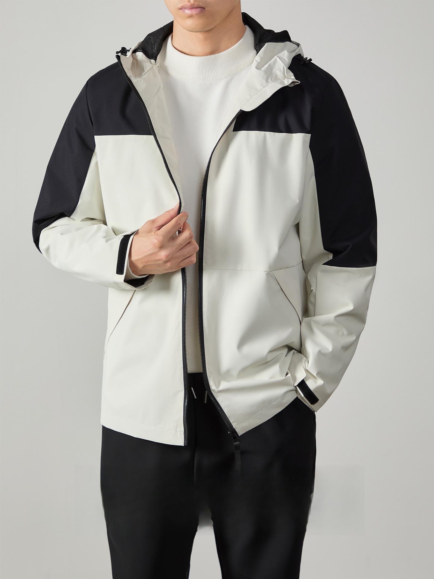 山系機能撞色拼接連帽衝鋒衣外套男秋冬戶外鎖溫防潑水登山服