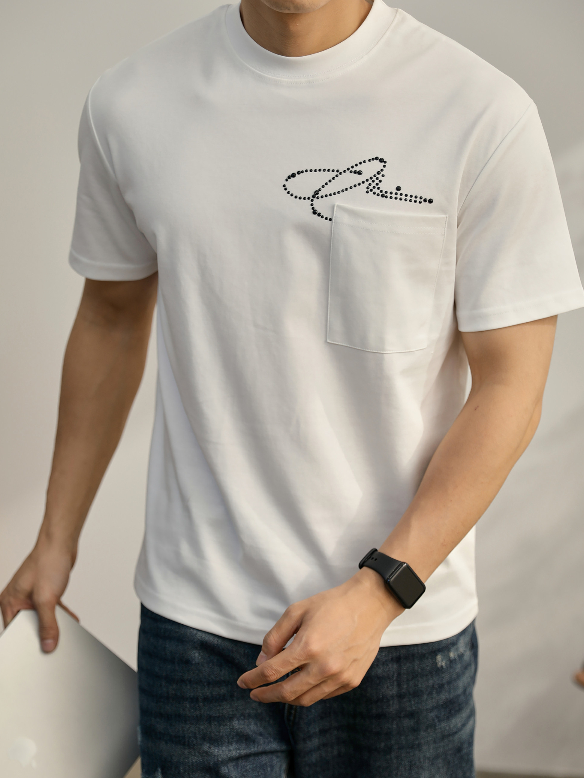 小衆設計感T恤男士夏季燙鑽釘珠體恤寬鬆圓領落肩半袖衫