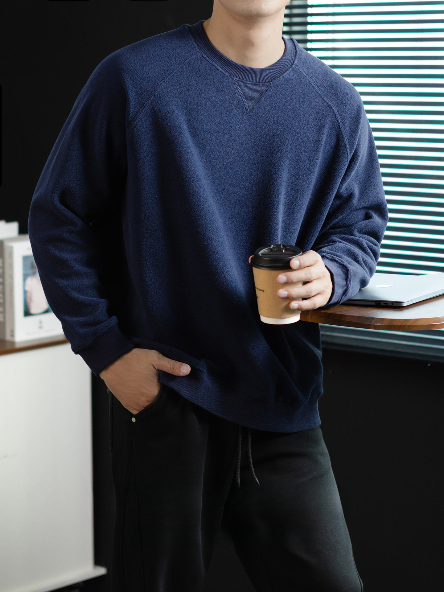 保暖科技！300G重磅細膩雙面搖粒絨圓領衛衣男寬鬆冬季通勤設計感