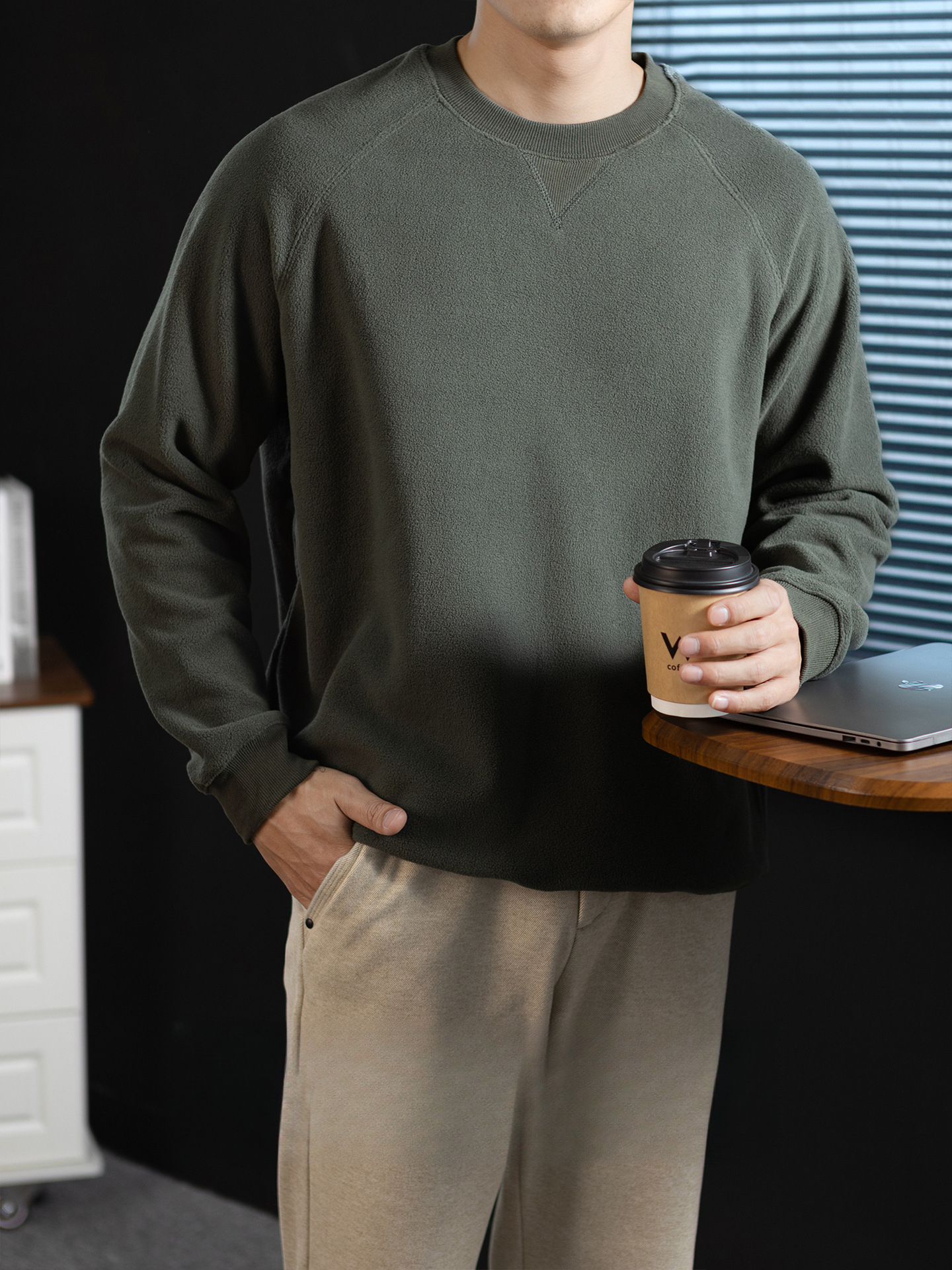 保暖科技！300G重磅細膩雙面搖粒絨圓領衛衣男寬鬆冬季通勤設計感