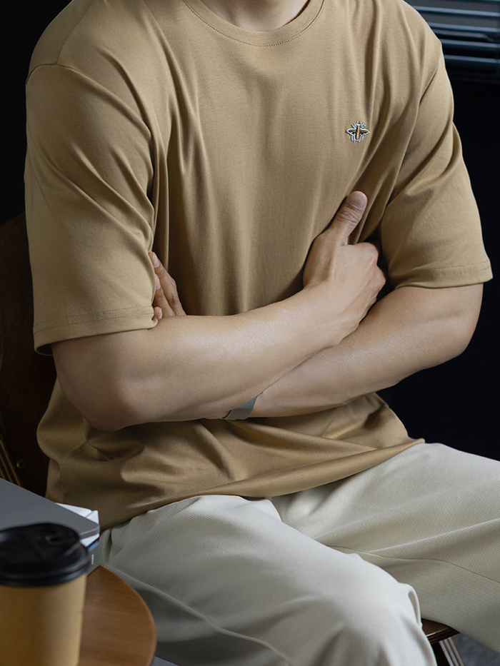 【100%純棉】精緻刺繡設計T桖短袖男款夏季商務百搭透氣上衣圓領