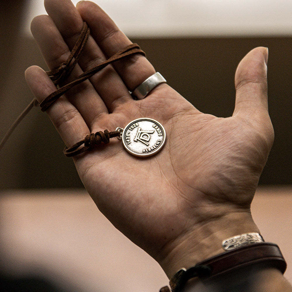 小眾懷舊祈禱之手項鏈男士頸脖掛件飾品個性麂皮吊墜-Retro's Wear