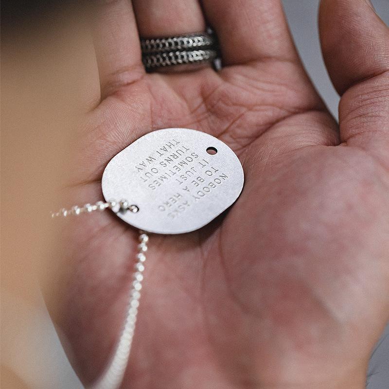 美式字母軍牌吊墜項鏈嘻哈狗牌蹦迪土酷兵掛件痞帥潮-Retro's Wear