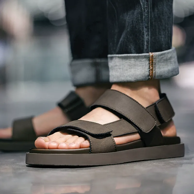 夏季新款男士涼鞋戶外真皮軟底運動沙灘鞋休閒防滑外穿涼拖鞋