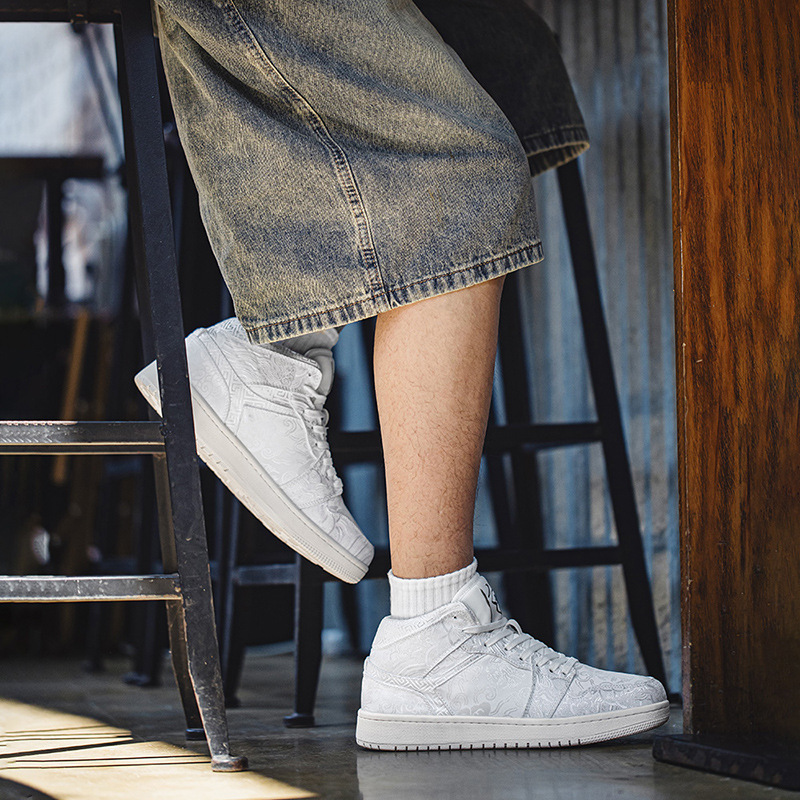 MRA絲綢高幫鞋男款2025新款夏季中幫厚底運動休閒板鞋刺繡小白鞋