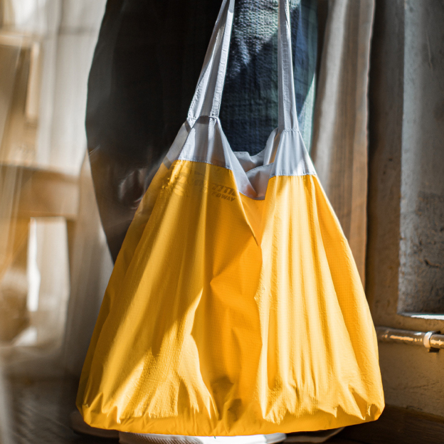 日系折疊大容量托特包黃色超輕便尼龍戶外通勤旅行手提包