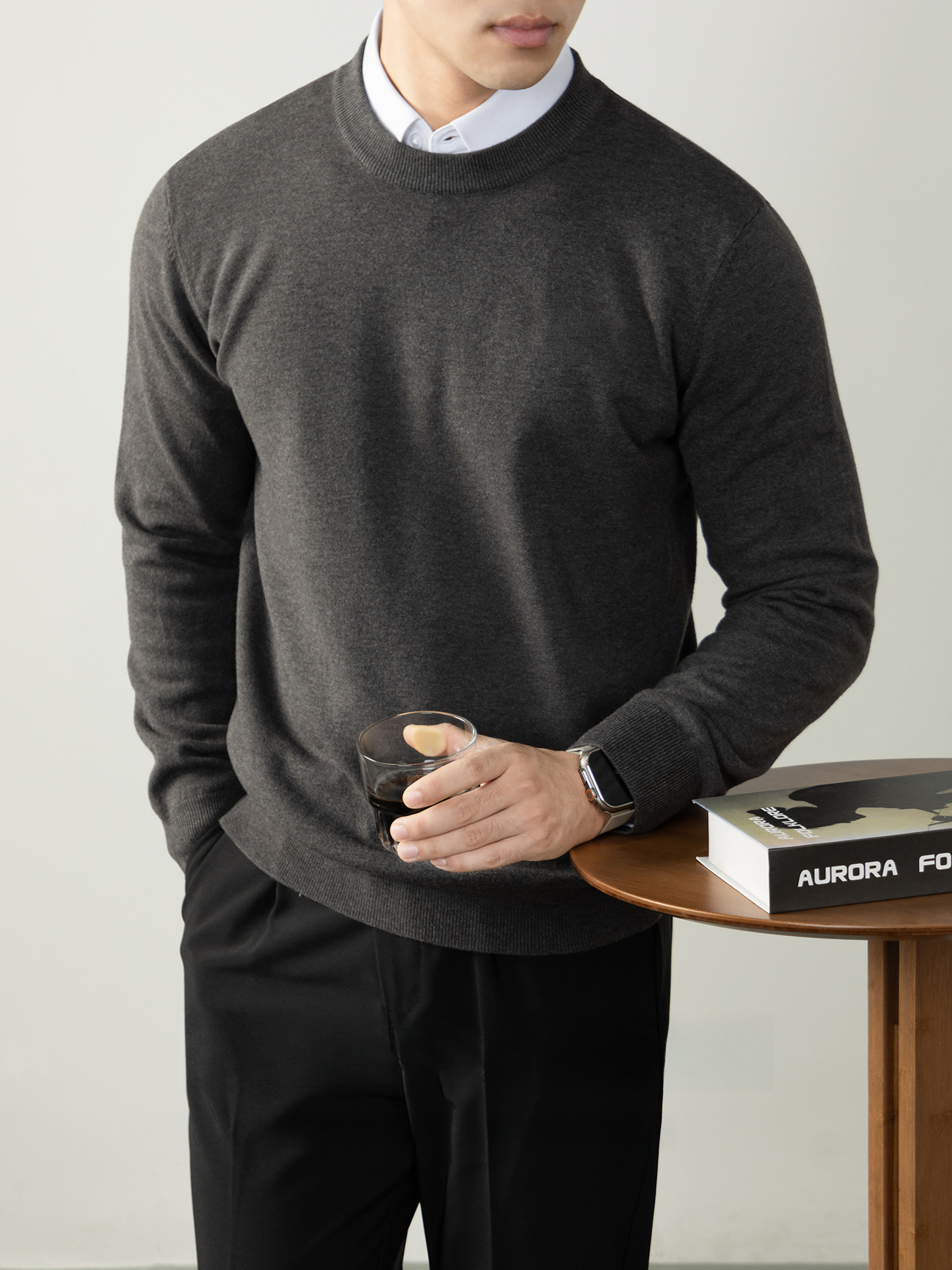 暖柔羊毛莫代爾混紡秋冬保暖舒適圓領男士針織毛衣高級感