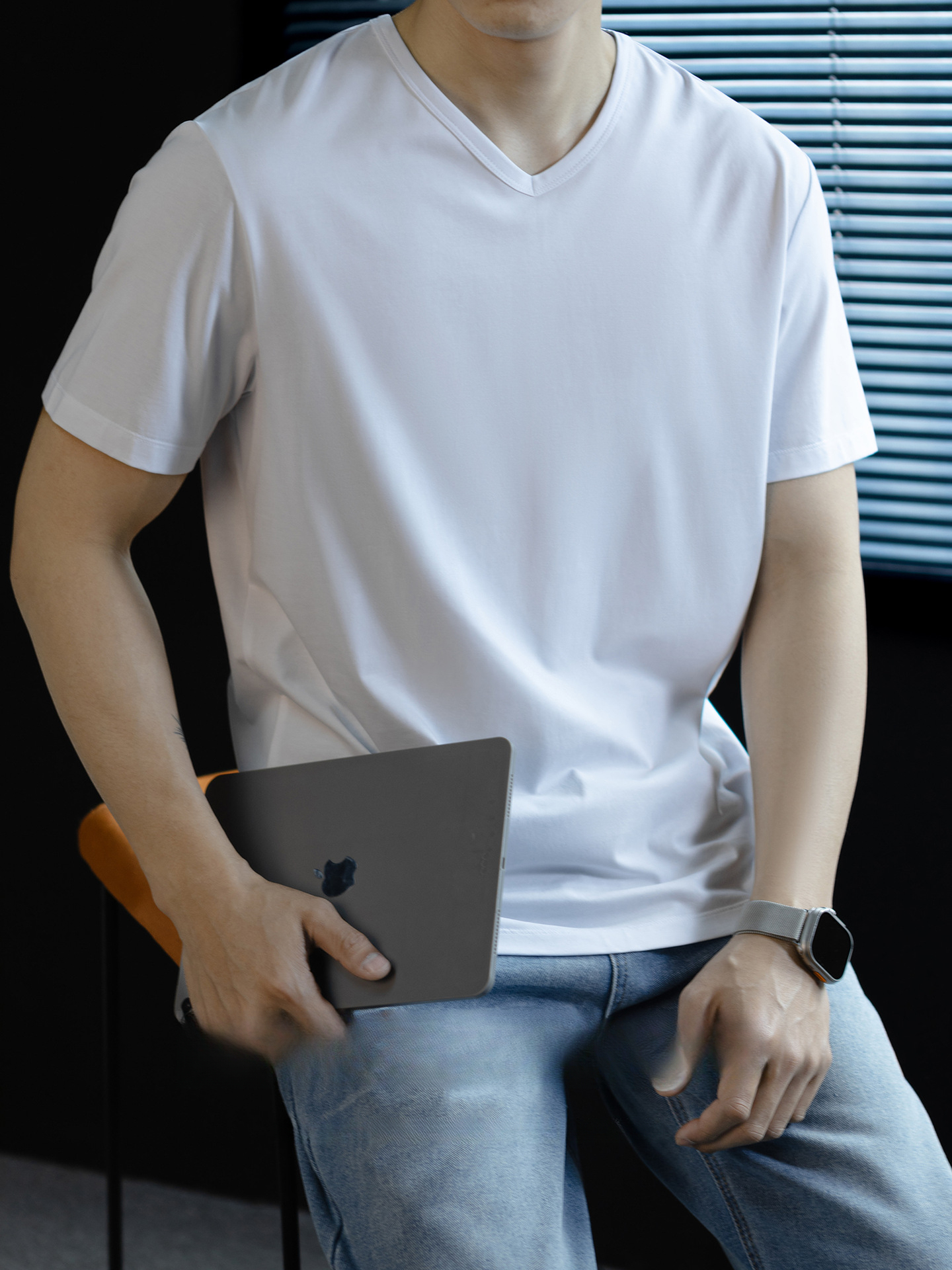 冰絲莫代爾雲感棉V領短袖T恤男士夏季2026休閒涼感純色薄款體恤衫