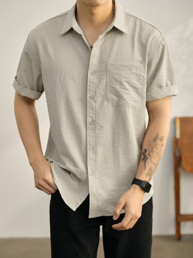 都市休闲感白色净版短袖衬衣男士夏季胸口贴袋圆弧下摆衬衫