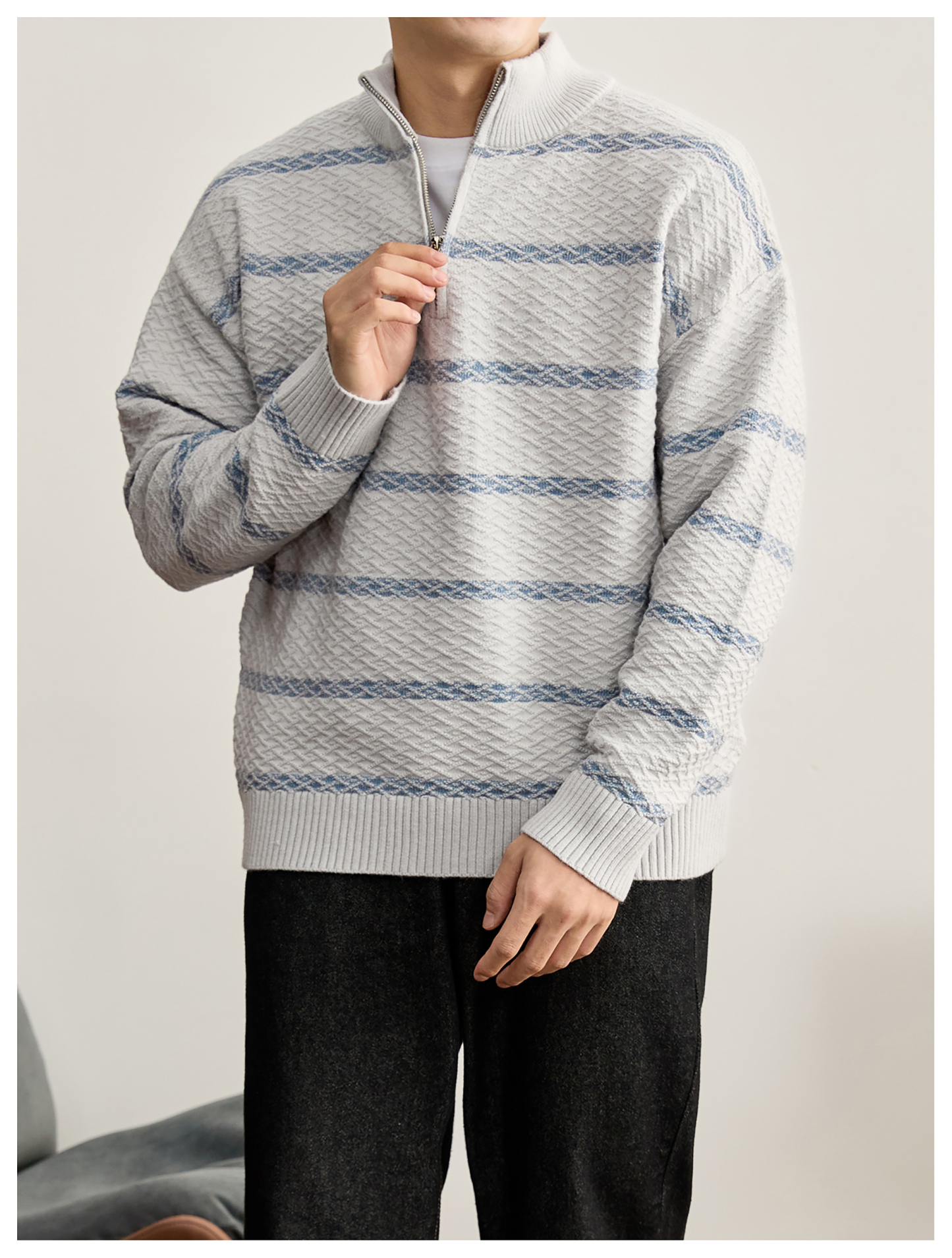 菱形肌理提花撞色條紋拉鍊半高領針織衫男秋冬保暖親膚毛衣