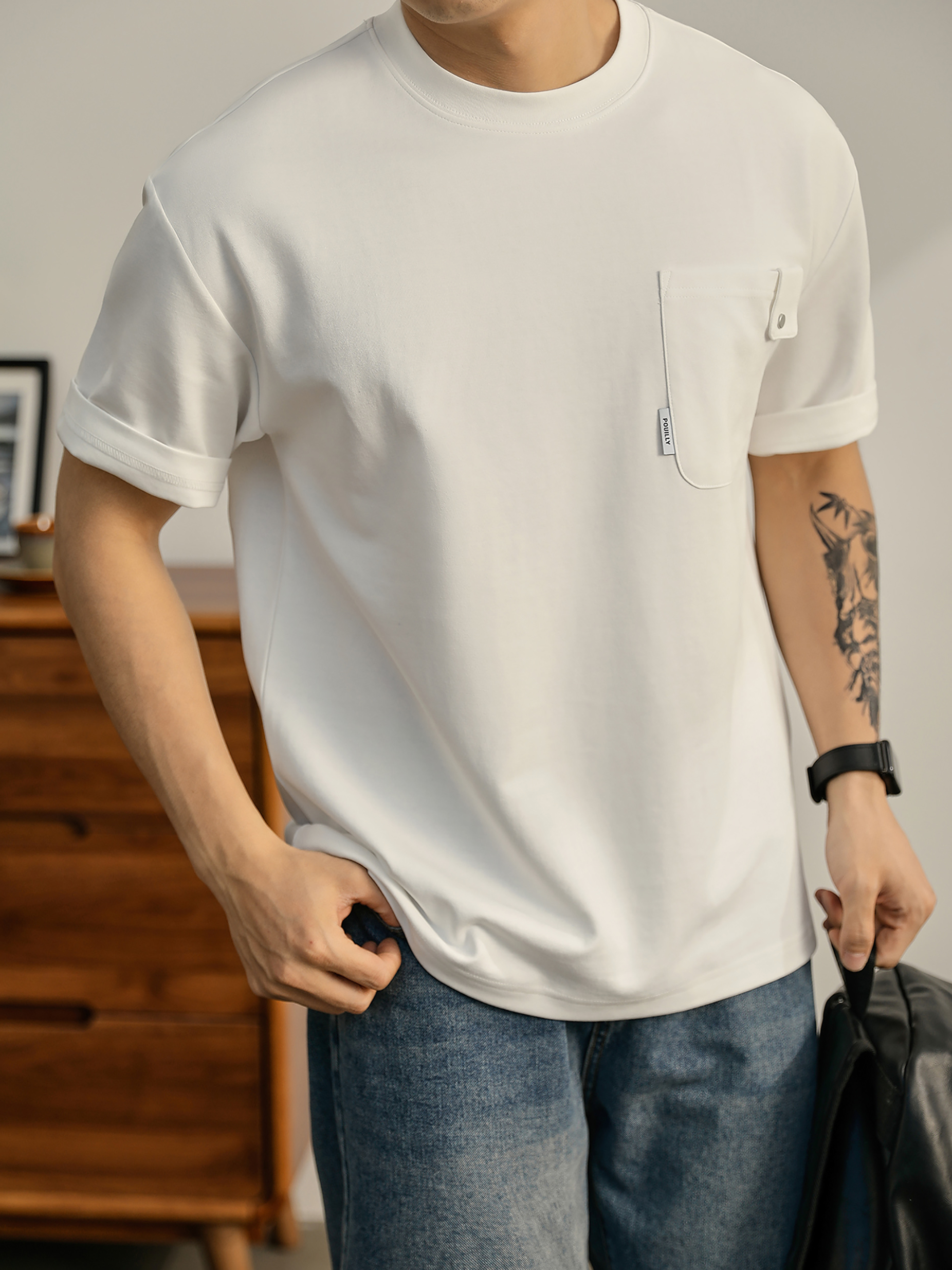 夏季新款胸口貼袋純色淨版短袖T恤衫男士圓領氣質潮流體恤衫