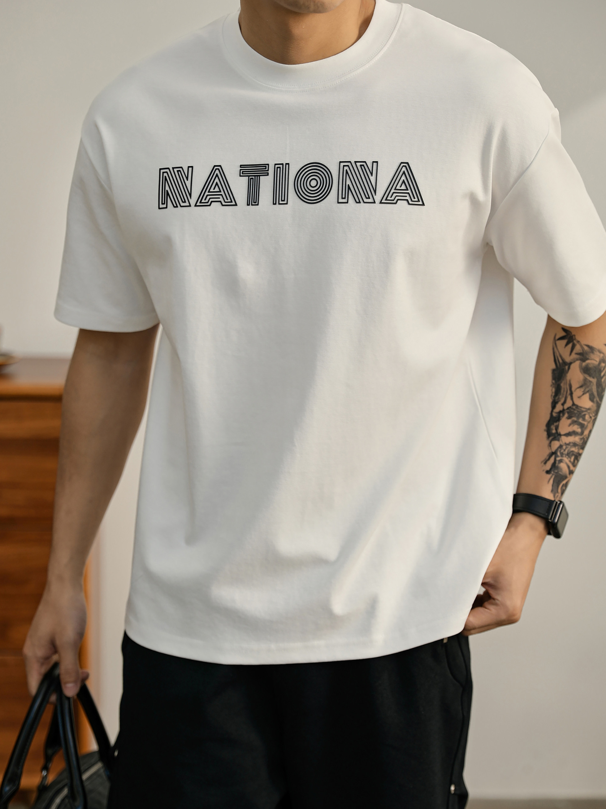 潮牌青春活力感寬鬆T恤男生夏日簡約英文壓膠落肩親膚棉短袖