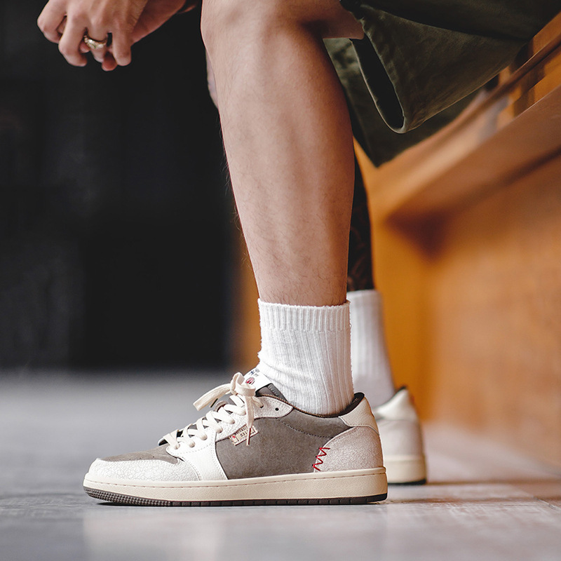 MRA笑臉刺繡板鞋男鞋2024新款小眾設計美式復古百搭運動休閒潮鞋-Retro's Wear