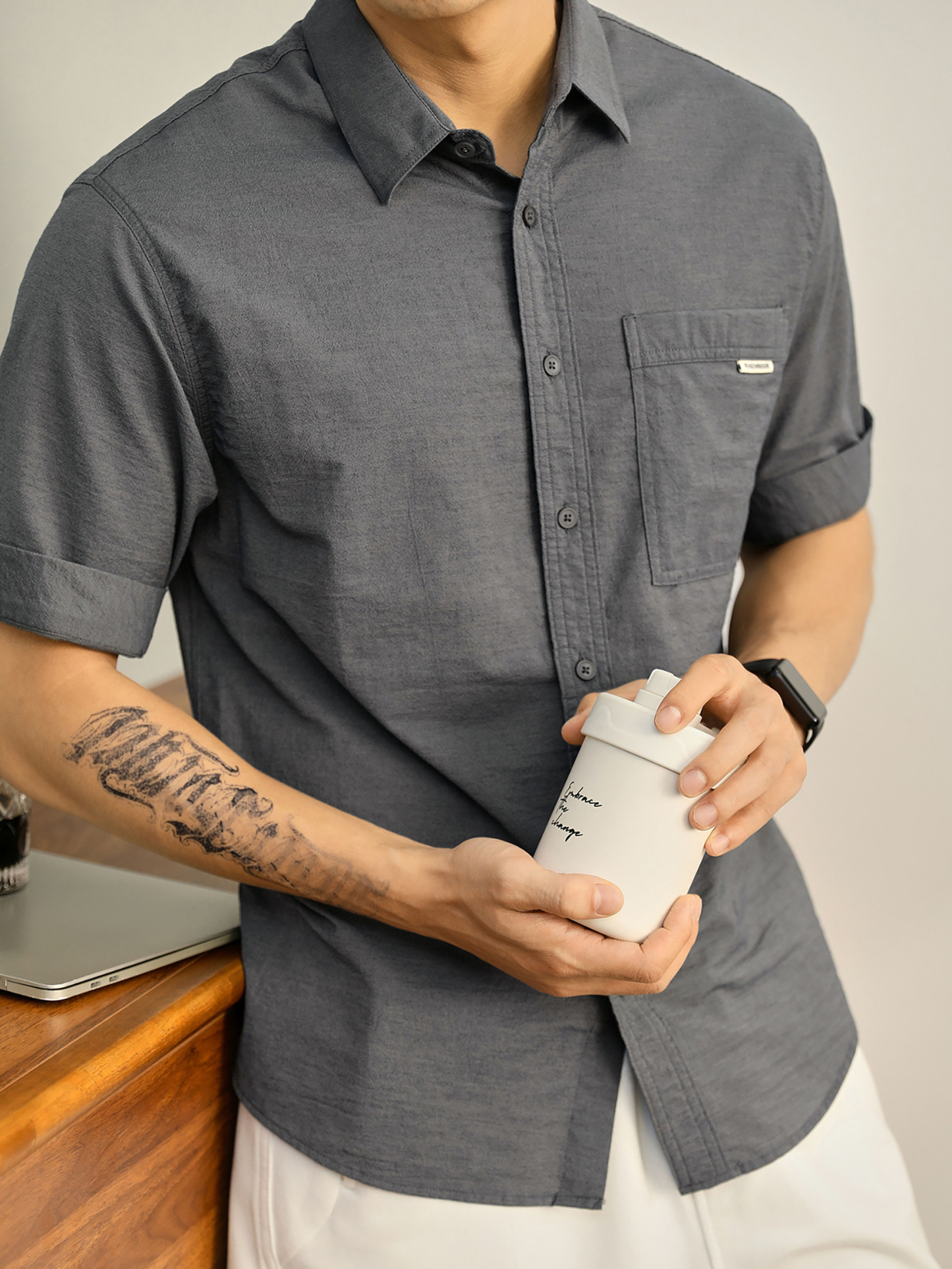 潮流時尚翻領短袖襯衣男士高級感輕奢壓皺薄款紗感單穿襯衫