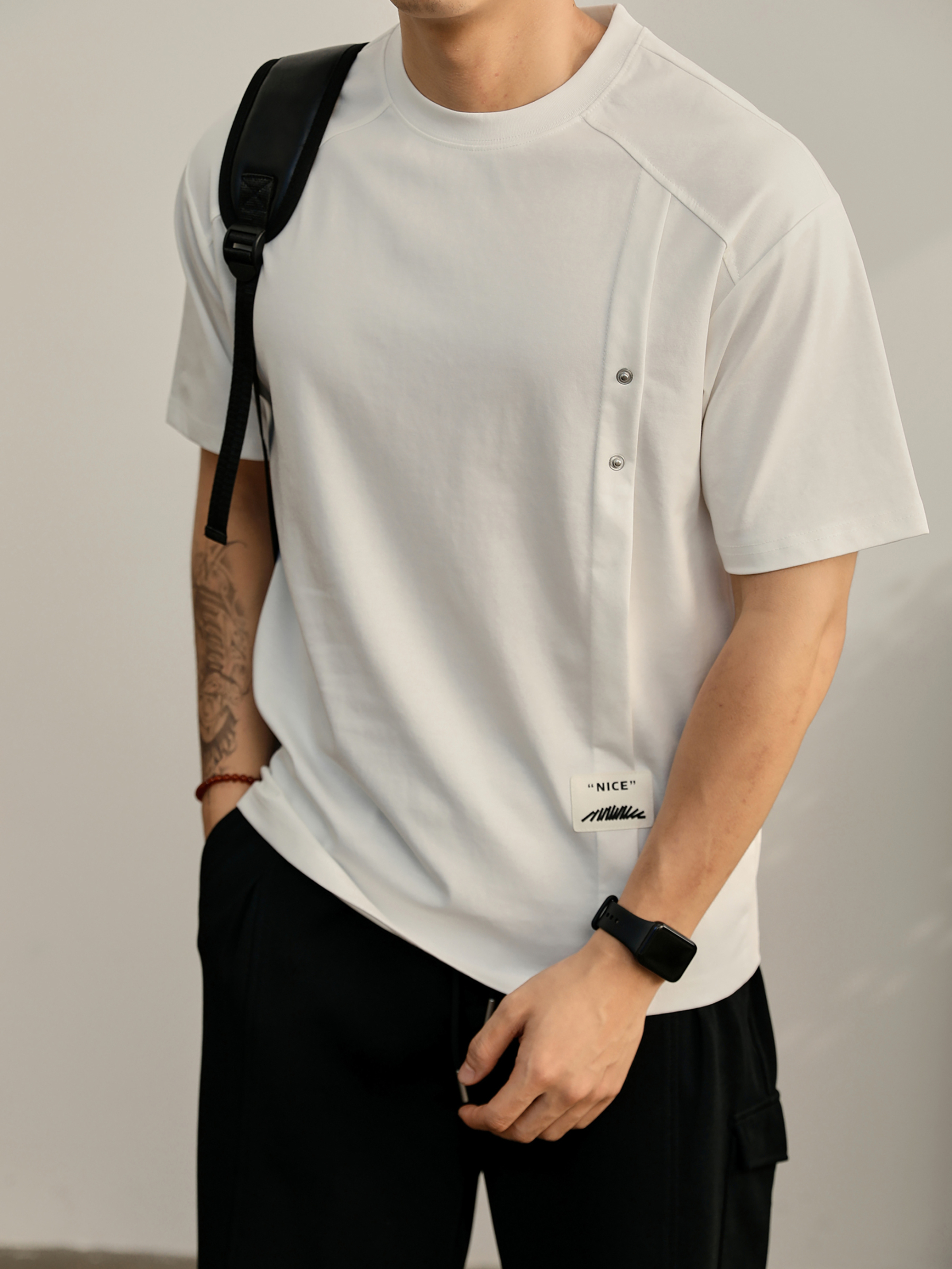 樹綠色貼布標T恤衫拼接鉚釘釦設計圓領短袖立體裁剪上衣男夏