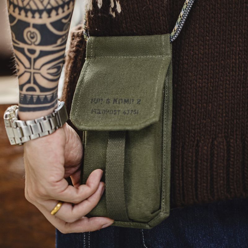 M-16軍綠色小挎包野戰小包休閒手機包單件斜挎包男便攜