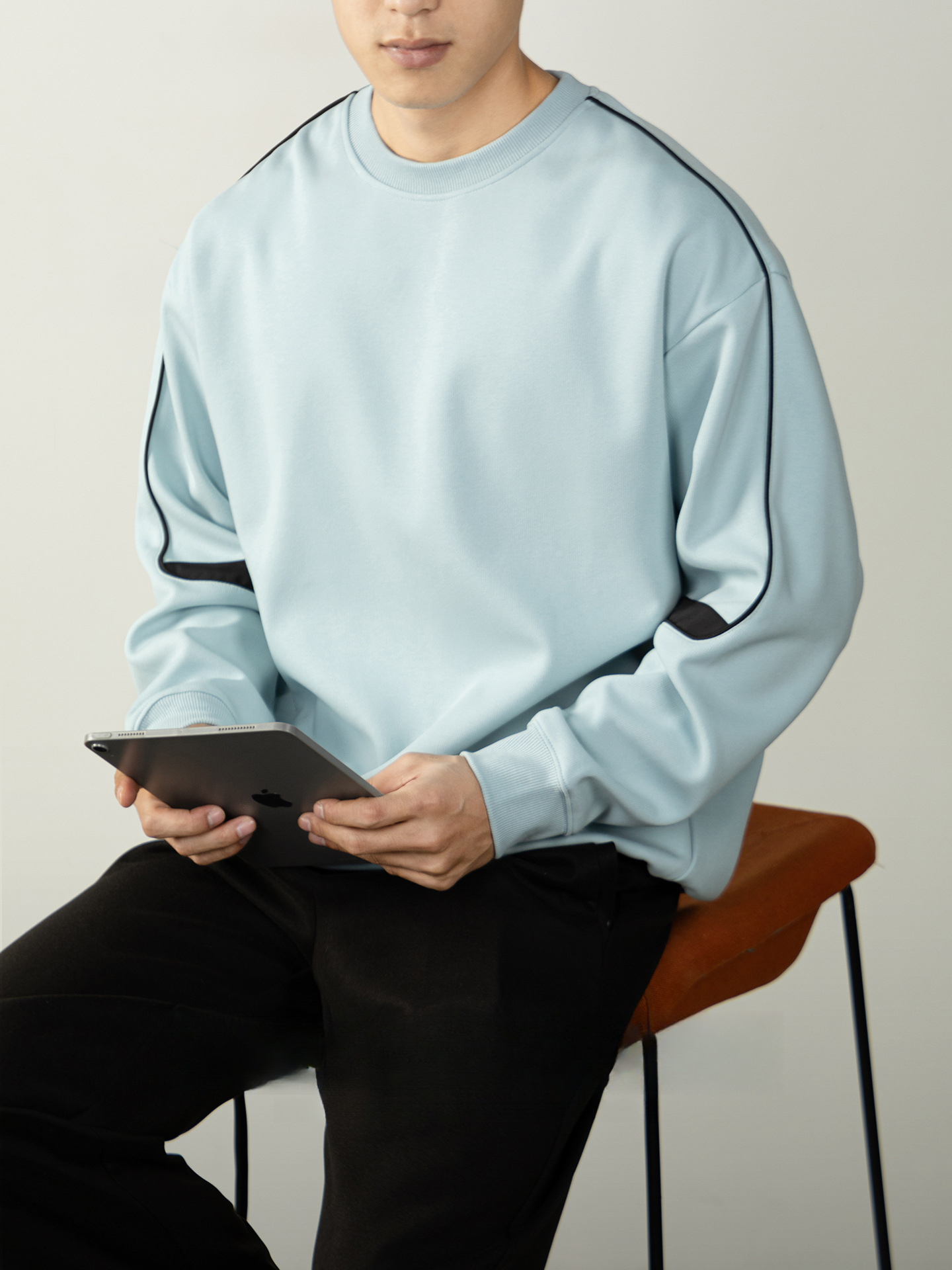 時尚老錢風 撞色拼接圓領衛衣男2026春秋高級紫色寬鬆落肩長袖T恤