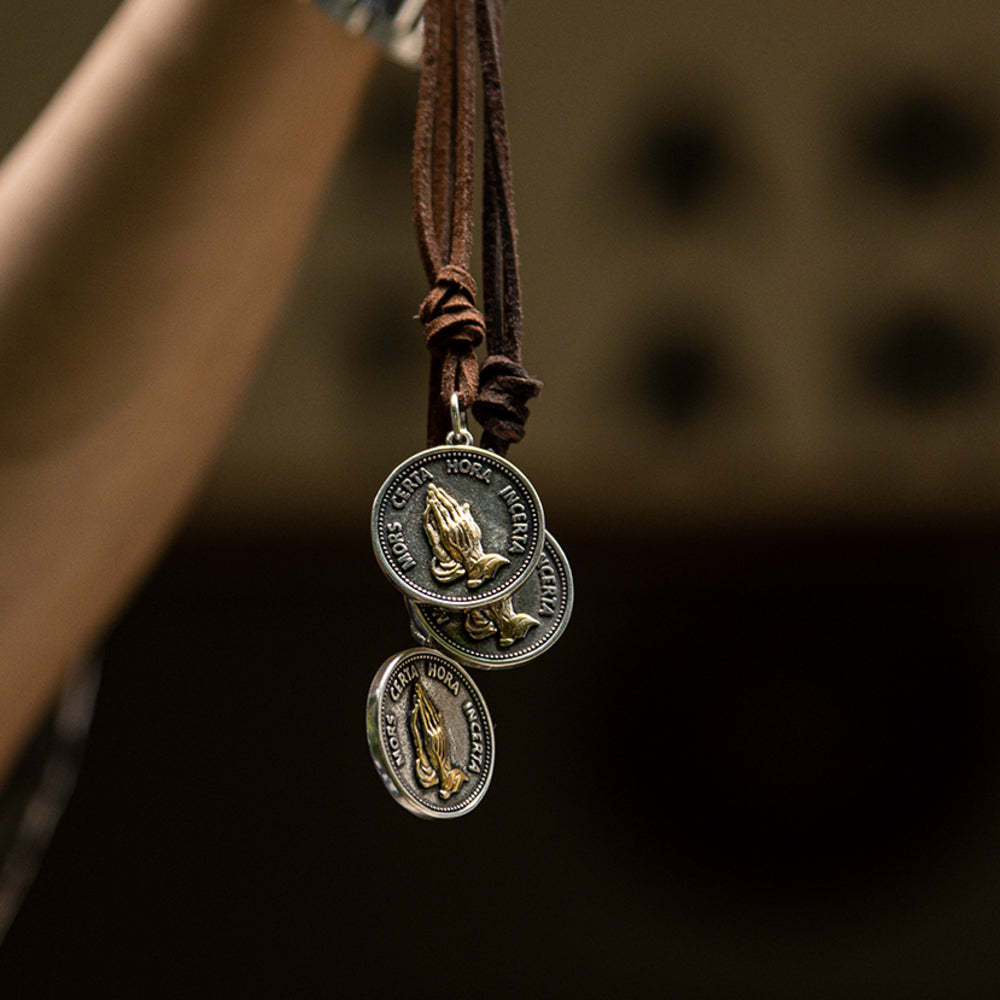 小眾懷舊祈禱之手項鏈男士頸脖掛件飾品個性麂皮吊墜-Retro's Wear