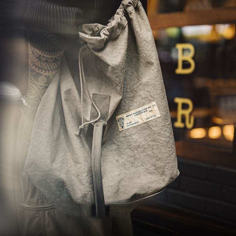 美式復古大容量紮染帆布傘兵包手提單肩斜挎水桶包袋男女-Retro's Wear