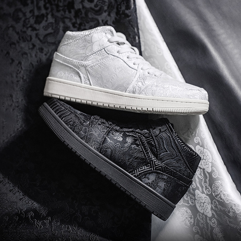 MRA絲綢高幫鞋男款2025新款夏季中幫厚底運動休閒板鞋刺繡小白鞋