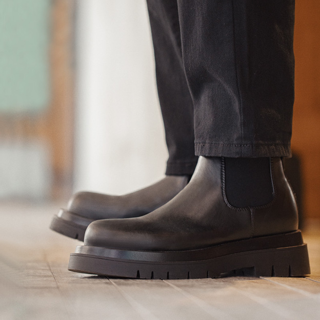 切爾西靴德比鞋男秋冬一脚蹬厚底增高休閒黑色真皮短靴馬丁靴-Retro's Wear