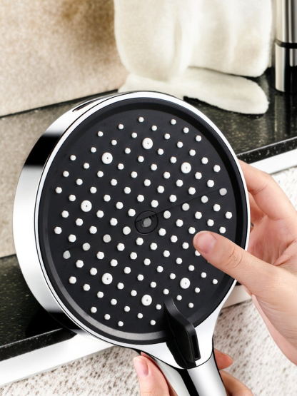 Punch-free super-pressurized shower head