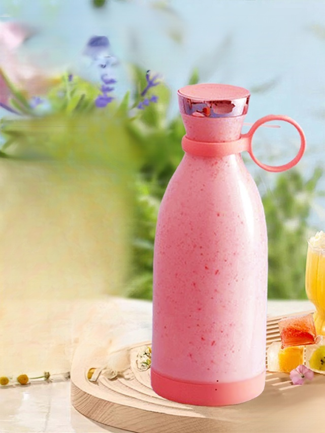 Travel Mini Electric Juicer Cup 🍀✨💧❤️Unlock refreshing, freshly squeezed juice in 3 seconds  🔥Order today and get a free cleaning brush